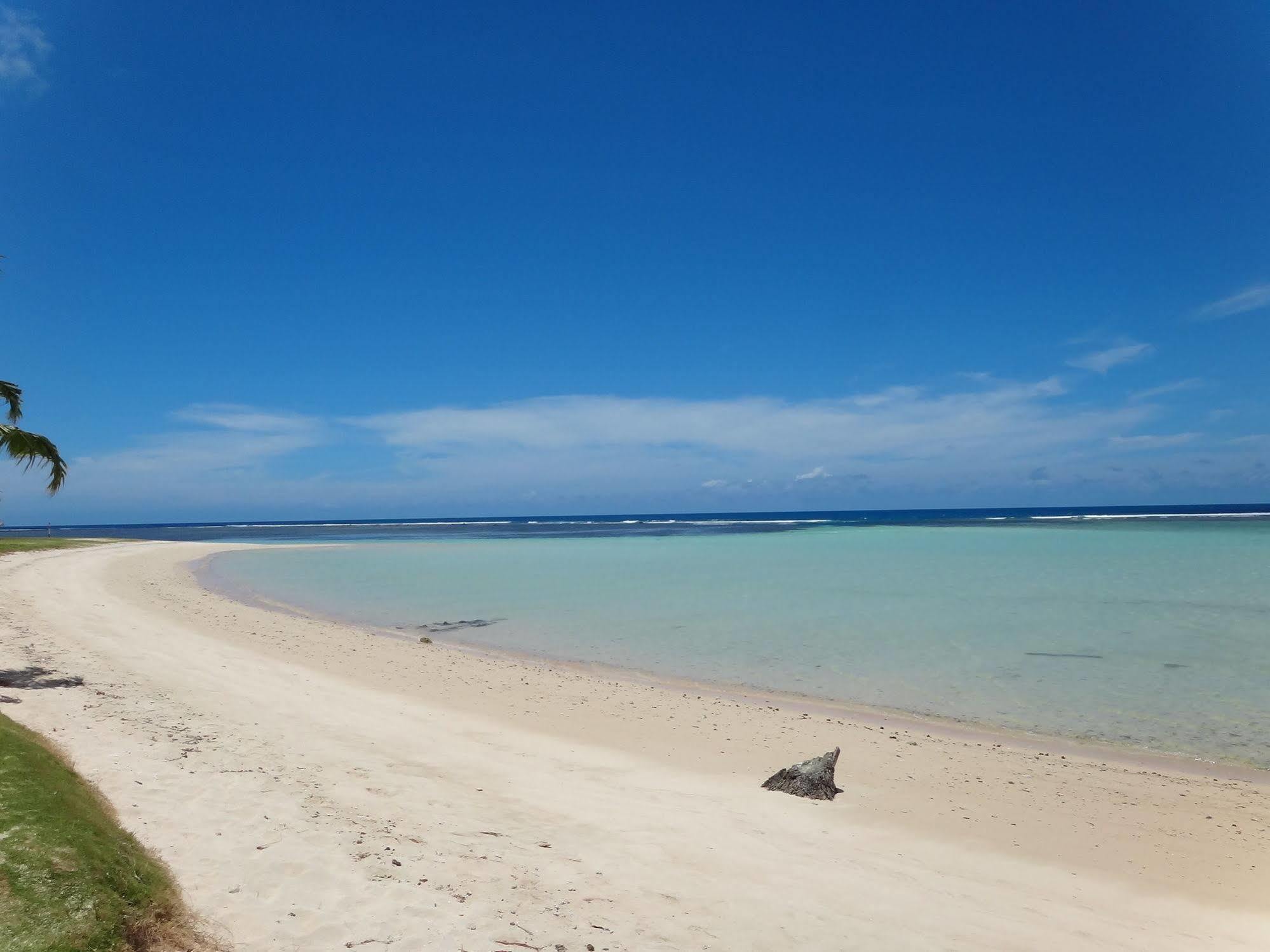 Tailua Beach Fales Manase エクステリア 写真