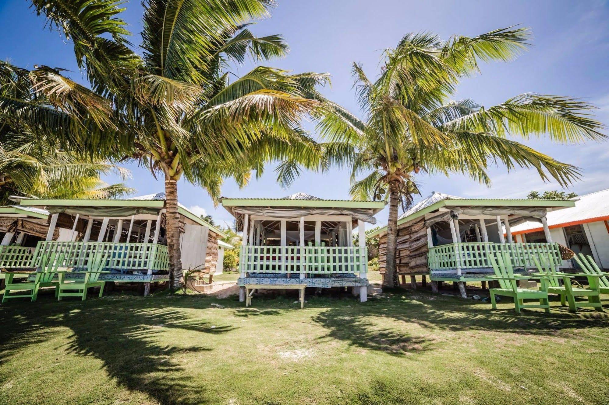 Tailua Beach Fales Manase エクステリア 写真