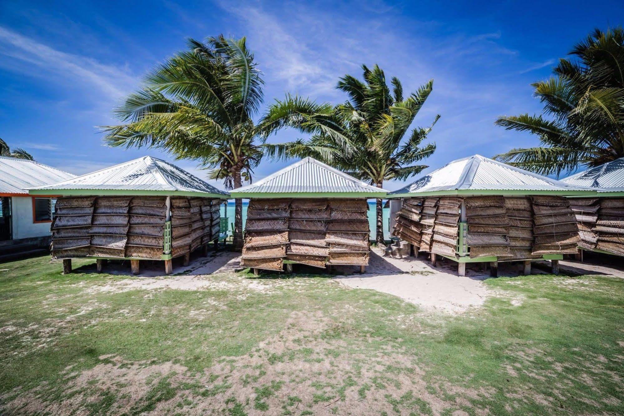 Tailua Beach Fales Manase エクステリア 写真
