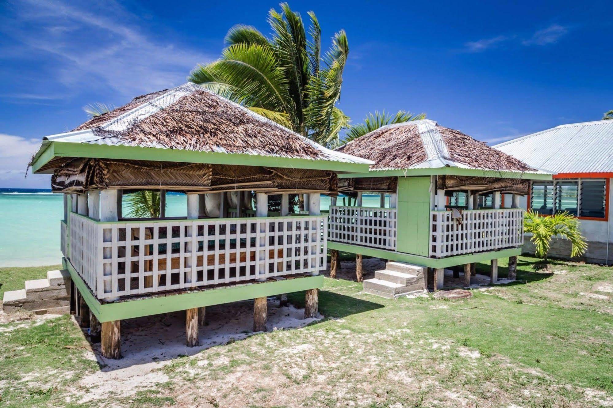 Tailua Beach Fales Manase エクステリア 写真