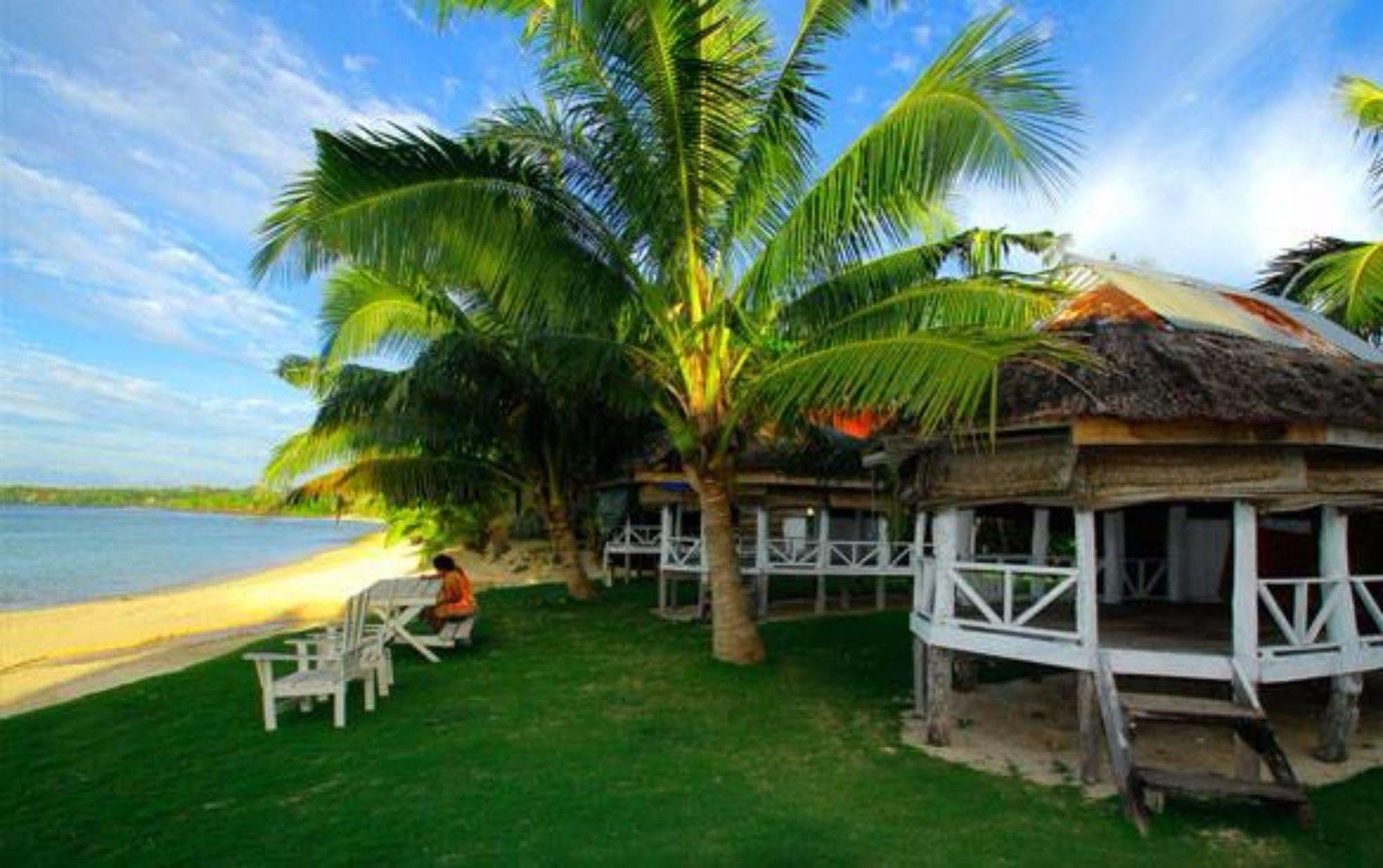 Tailua Beach Fales Manase エクステリア 写真