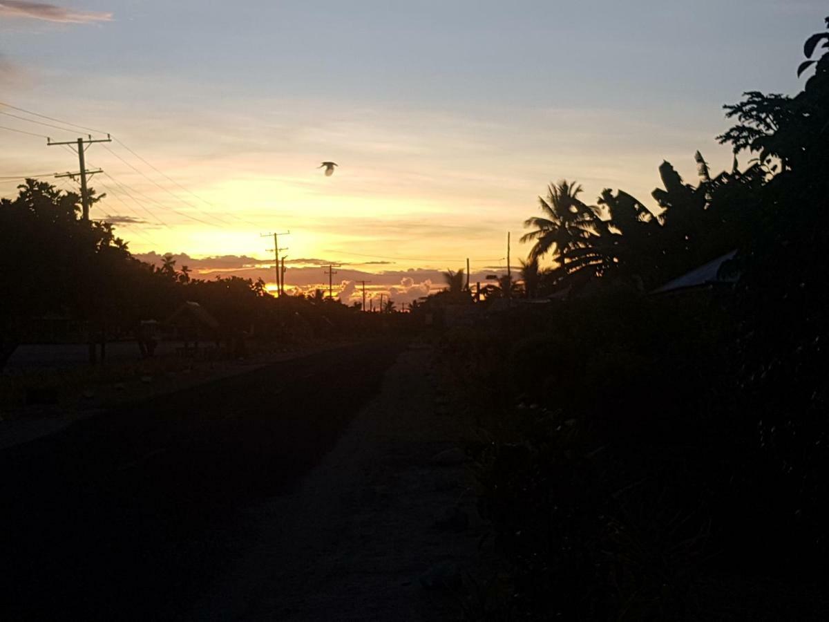 Tailua Beach Fales Manase エクステリア 写真