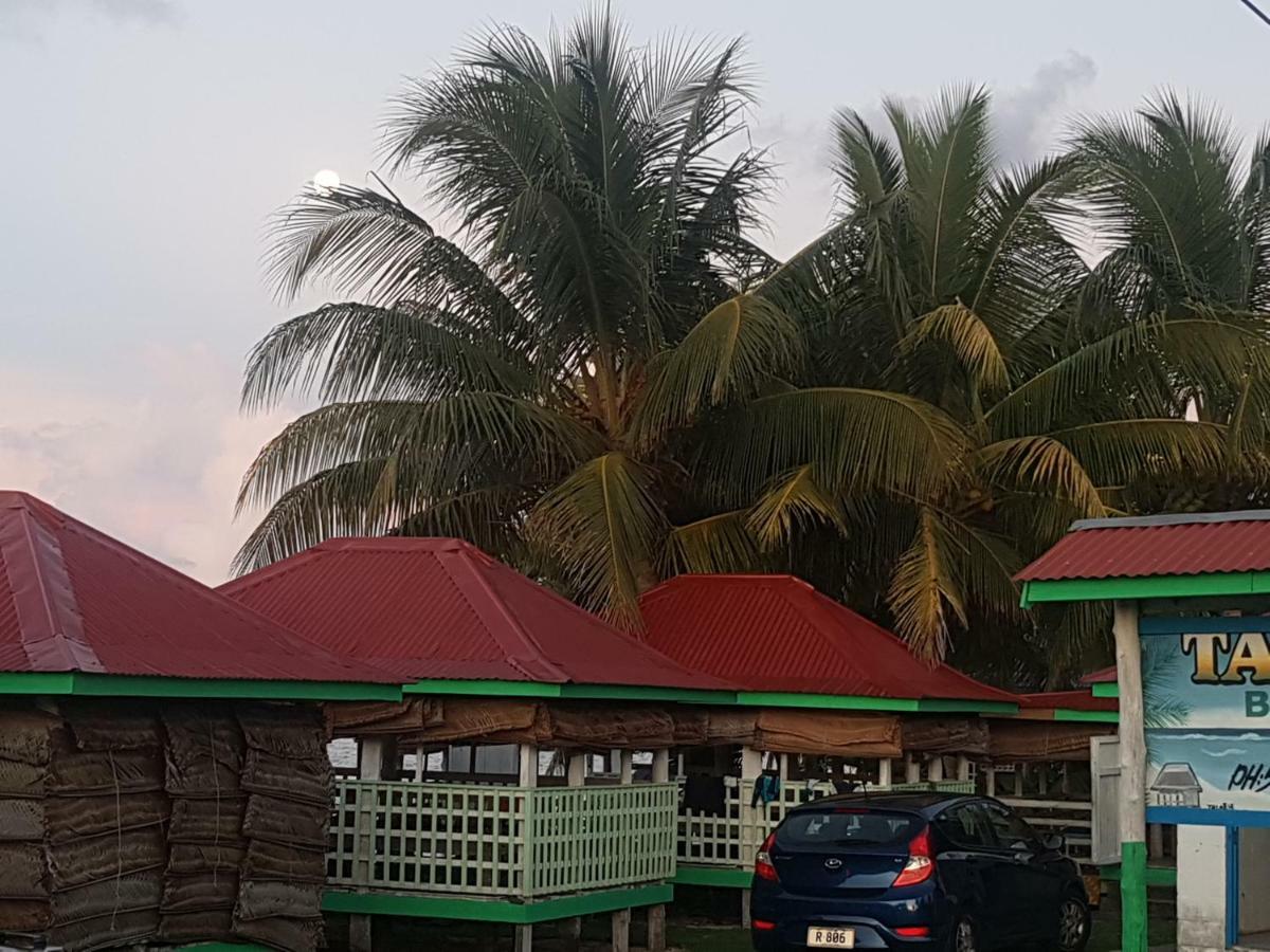 Tailua Beach Fales Manase エクステリア 写真