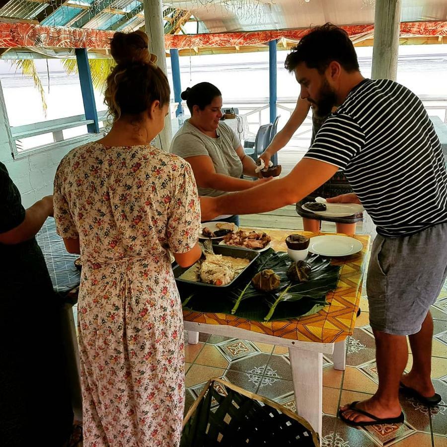 Tailua Beach Fales Manase エクステリア 写真